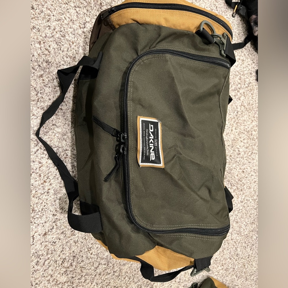 Dakine 51l EQ duffel never used